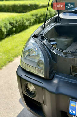 Внедорожник / Кроссовер Hyundai Tucson 2008 в 
