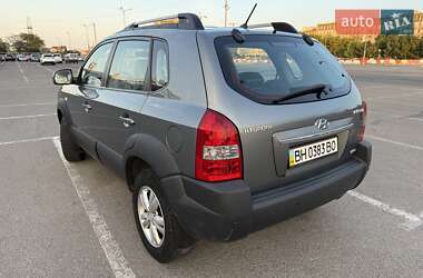 Внедорожник / Кроссовер Hyundai Tucson 2011 в 