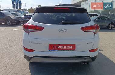Внедорожник / Кроссовер Hyundai Tucson 2015 в 