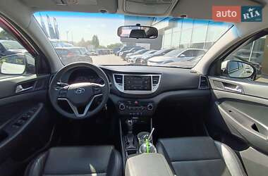 Внедорожник / Кроссовер Hyundai Tucson 2015 в 