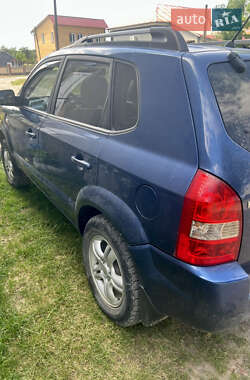 Внедорожник / Кроссовер Hyundai Tucson 2006 в 