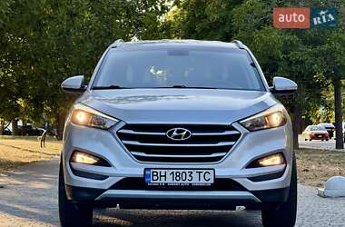 Внедорожник / Кроссовер Hyundai Tucson 2016 в 