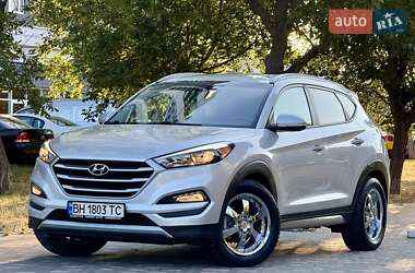 Внедорожник / Кроссовер Hyundai Tucson 2016 в 