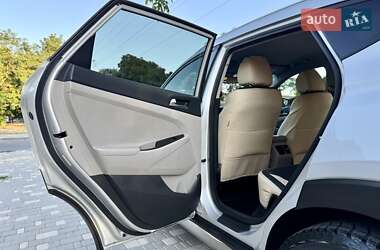 Внедорожник / Кроссовер Hyundai Tucson 2016 в 