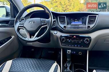 Внедорожник / Кроссовер Hyundai Tucson 2016 в 