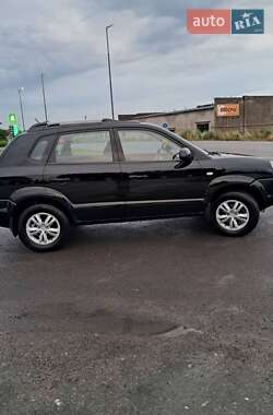 Позашляховик / Кросовер Hyundai Tucson 2009 в Тлумачі
