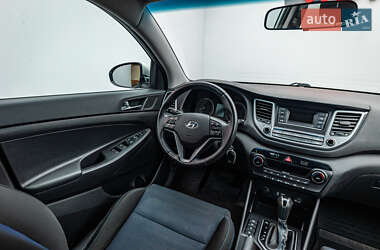 Внедорожник / Кроссовер Hyundai Tucson 2017 в 