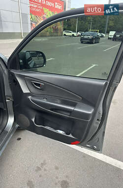 Внедорожник / Кроссовер Hyundai Tucson 2013 в 