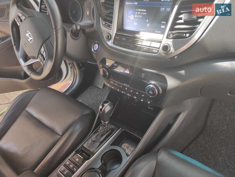 Позашляховик / Кросовер Hyundai Tucson 2016 в Одесі
