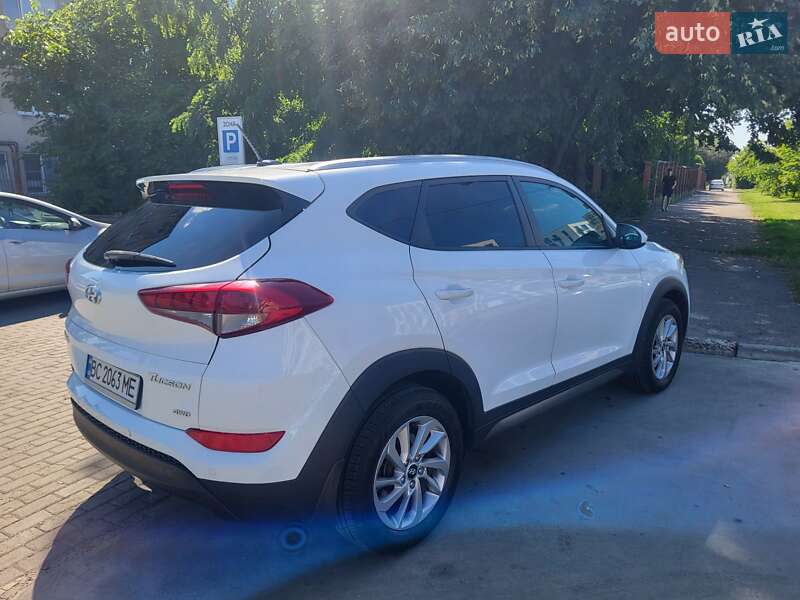 Позашляховик / Кросовер Hyundai Tucson 2016 в Львові