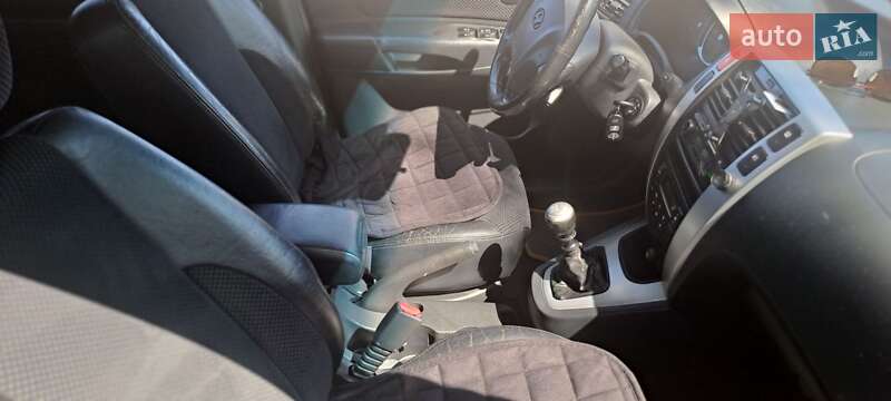 Позашляховик / Кросовер Hyundai Tucson 2006 в Ужгороді фото 10 Позашляховик / Кросовер Hyundai Tucson 2006 в Ужгороді