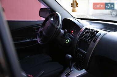 Внедорожник / Кроссовер Hyundai Tucson 2009 в 