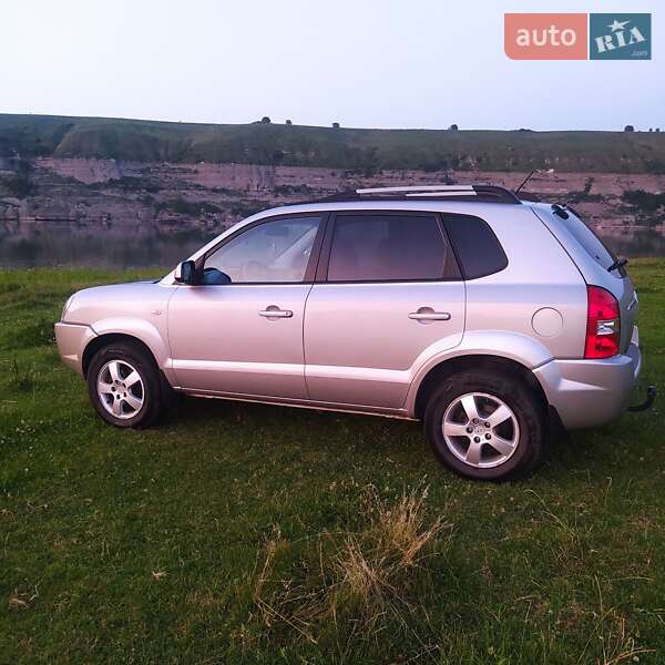 Внедорожник / Кроссовер Hyundai Tucson 2005 в Кельменцах фото 12 Внедорожник / Кроссовер Hyundai Tucson 2005 в Кельменцах