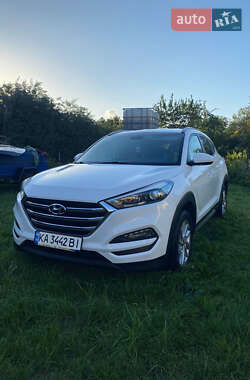 Внедорожник / Кроссовер Hyundai Tucson 2016 в Киеве