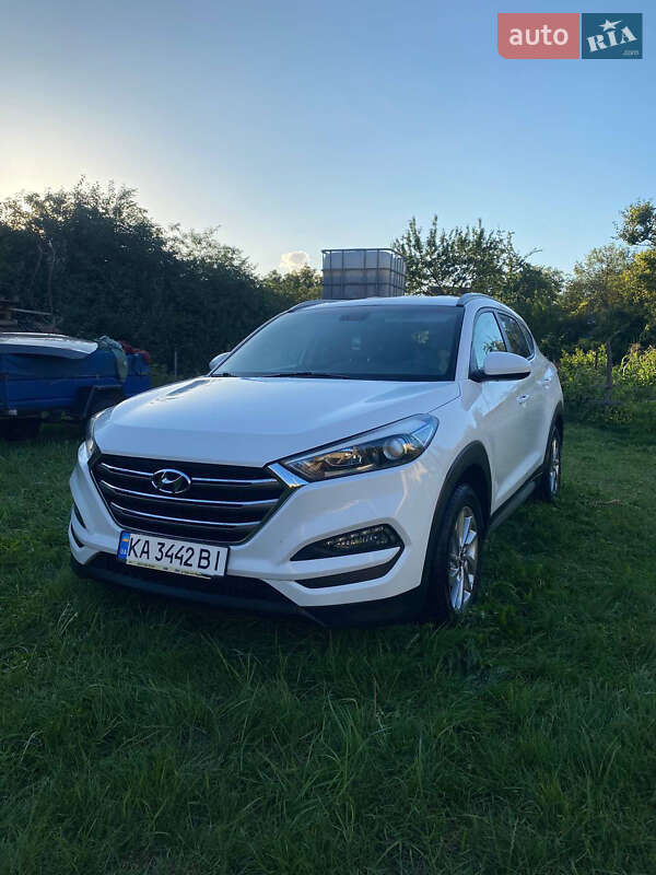 Позашляховик / Кросовер Hyundai Tucson 2016 в Києві