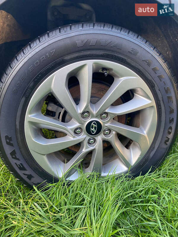 Позашляховик / Кросовер Hyundai Tucson 2016 в Києві