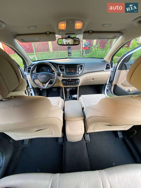 Позашляховик / Кросовер Hyundai Tucson 2016 в Києві