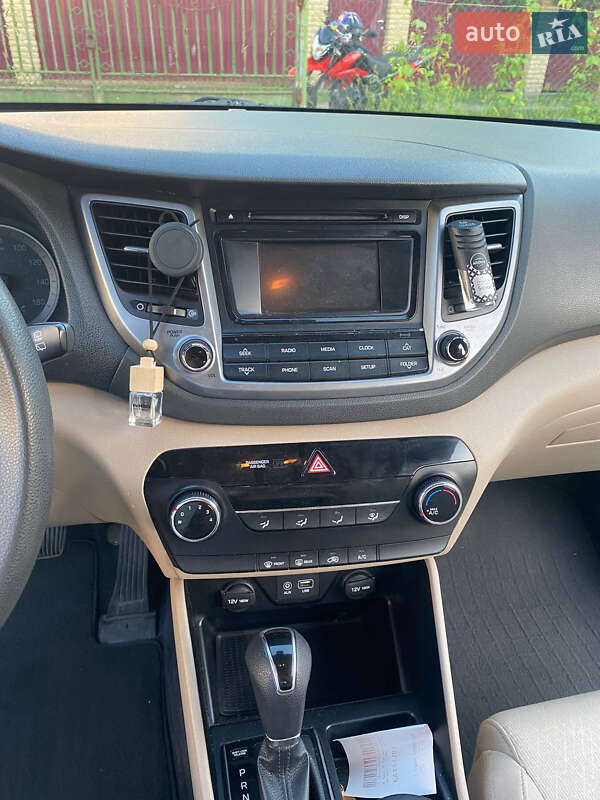 Позашляховик / Кросовер Hyundai Tucson 2016 в Києві