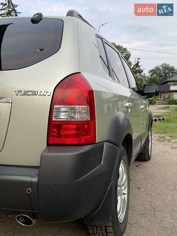 Позашляховик / Кросовер Hyundai Tucson 2007 в Сумах фото 6 Позашляховик / Кросовер Hyundai Tucson 2007 в Сумах