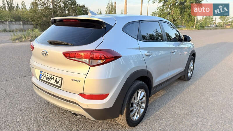 Внедорожник / Кроссовер Hyundai Tucson 2016 в Белгороде-Днестровском