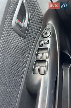 Внедорожник / Кроссовер Hyundai Tucson 2009 в 