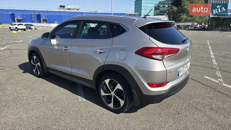 Позашляховик / Кросовер Hyundai Tucson 2016 в Києві