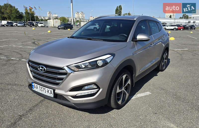 Позашляховик / Кросовер Hyundai Tucson 2016 в Києві