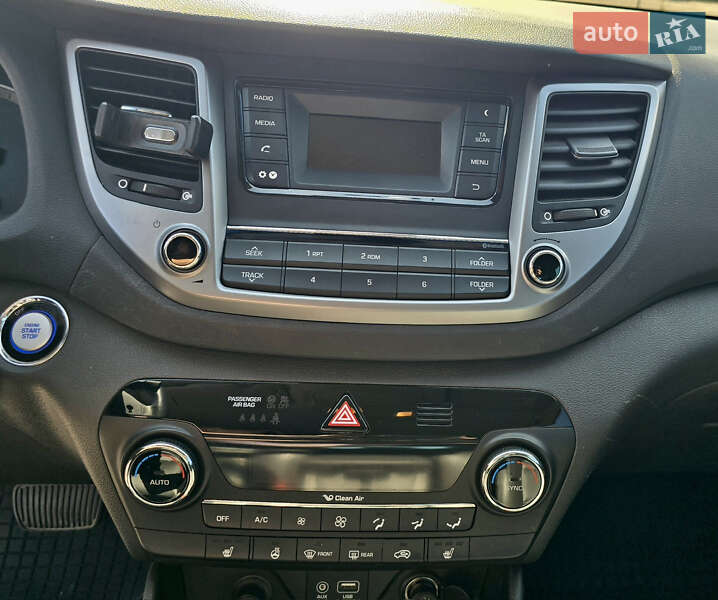 Позашляховик / Кросовер Hyundai Tucson 2016 в Києві