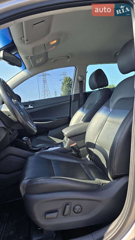 Позашляховик / Кросовер Hyundai Tucson 2016 в Києві