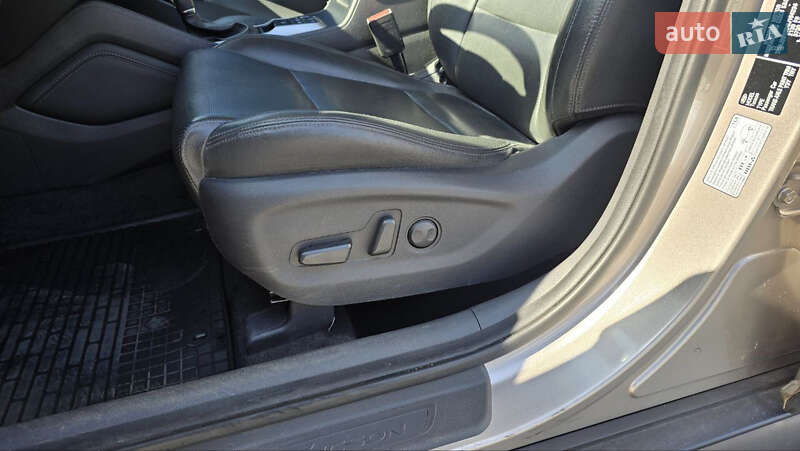 Позашляховик / Кросовер Hyundai Tucson 2016 в Києві