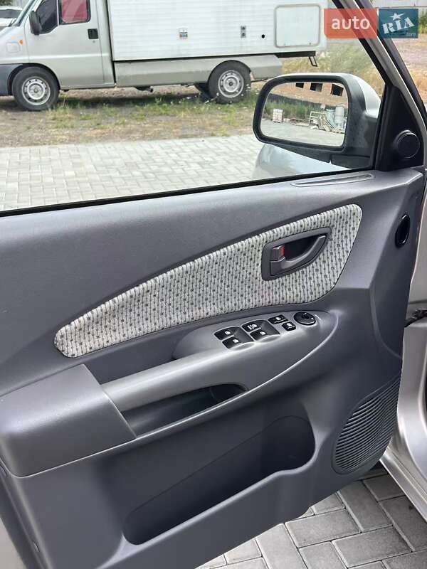 Позашляховик / Кросовер Hyundai Tucson 2005 в Рівному фото 9 Позашляховик / Кросовер Hyundai Tucson 2005 в Рівному