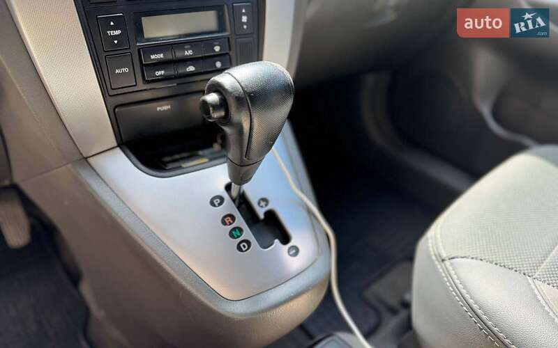 Позашляховик / Кросовер Hyundai Tucson 2006 в Чернівцях