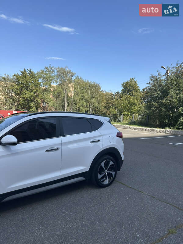 Позашляховик / Кросовер Hyundai Tucson 2017 в Харкові
