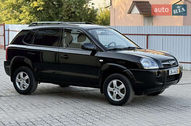 Внедорожник / Кроссовер Hyundai Tucson 2009 в 