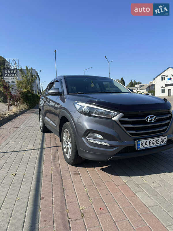 Позашляховик / Кросовер Hyundai Tucson 2016 в Києві