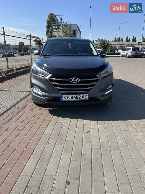 Позашляховик / Кросовер Hyundai Tucson 2016 в Києві
