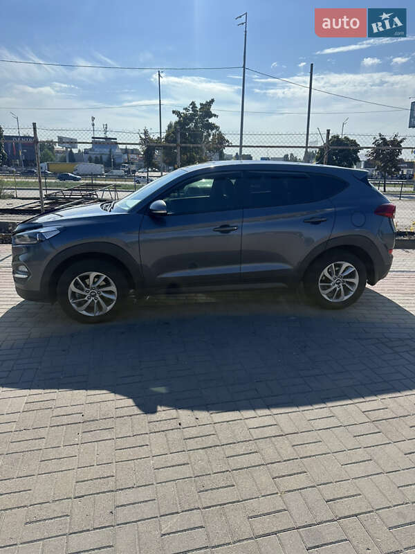 Позашляховик / Кросовер Hyundai Tucson 2016 в Києві