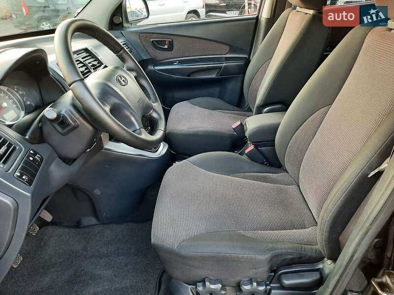 Позашляховик / Кросовер Hyundai Tucson 2007 в Полтаві фото 28 Позашляховик / Кросовер Hyundai Tucson 2007 в Полтаві