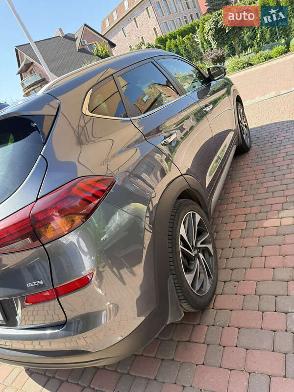 Позашляховик / Кросовер Hyundai Tucson 2019 в Чернівцях