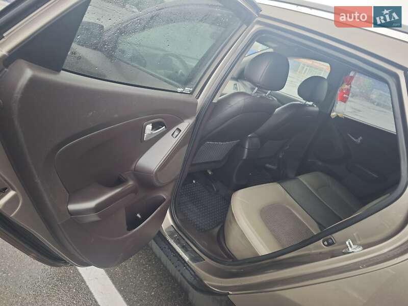 Внедорожник / Кроссовер Hyundai Tucson 2013 в Каменец-Подольском