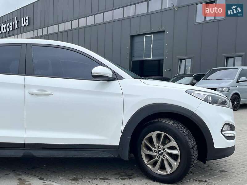 Позашляховик / Кросовер Hyundai Tucson 2016 в Львові