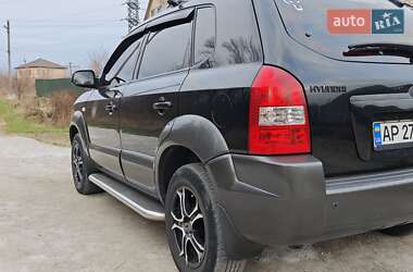 Позашляховик / Кросовер Hyundai Tucson 2008 в  фото 3 Позашляховик / Кросовер Hyundai Tucson 2008 в