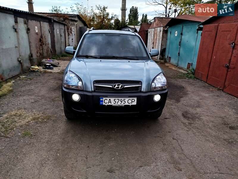 Внедорожник / Кроссовер Hyundai Tucson 2008 в 