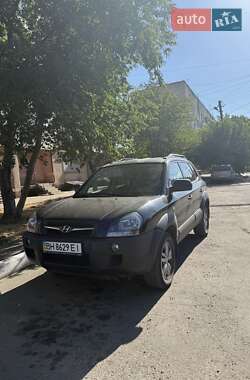 Внедорожник / Кроссовер Hyundai Tucson 2012 в 