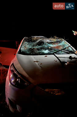 Внедорожник / Кроссовер Hyundai Tucson 2011 в 