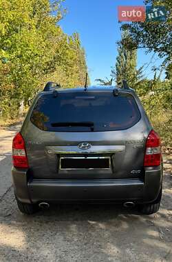 Внедорожник / Кроссовер Hyundai Tucson 2009 в 