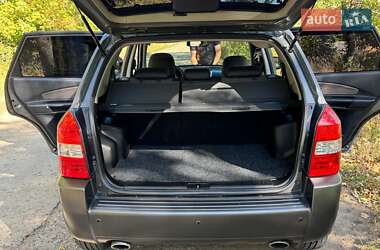 Внедорожник / Кроссовер Hyundai Tucson 2009 в 