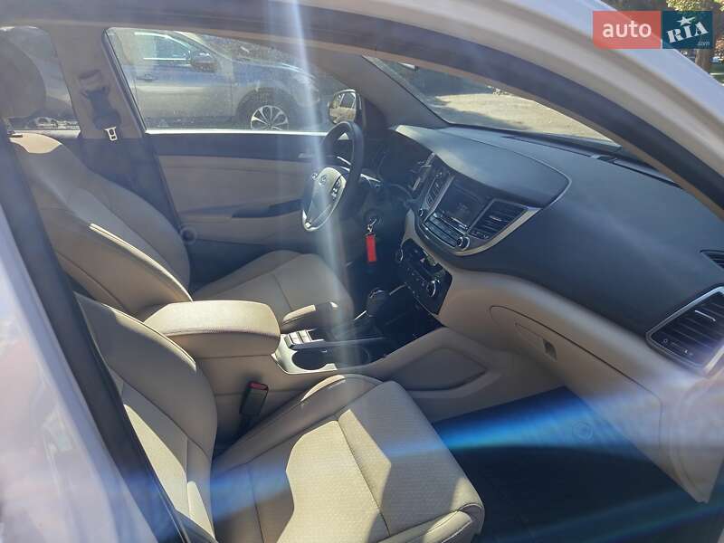 Позашляховик / Кросовер Hyundai Tucson 2017 в Києві фото 15 Позашляховик / Кросовер Hyundai Tucson 2017 в Києві