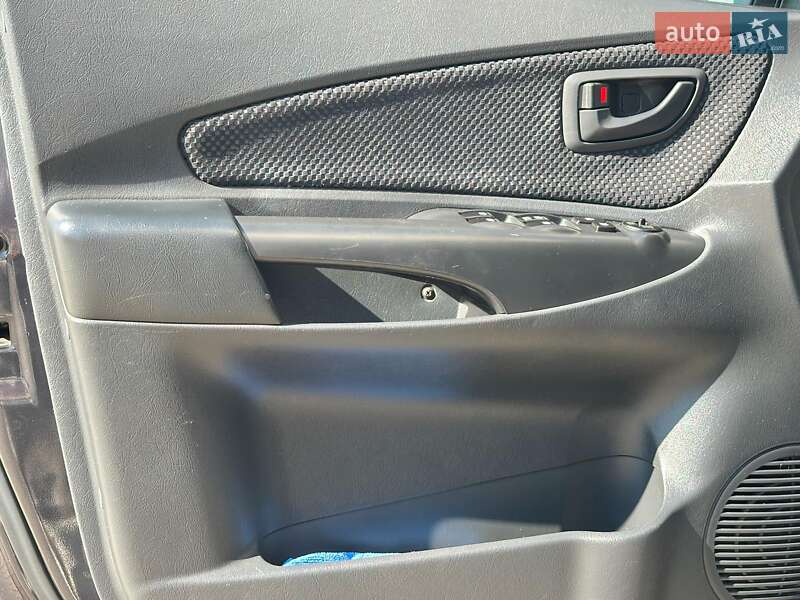 Позашляховик / Кросовер Hyundai Tucson 2011 в Одесі