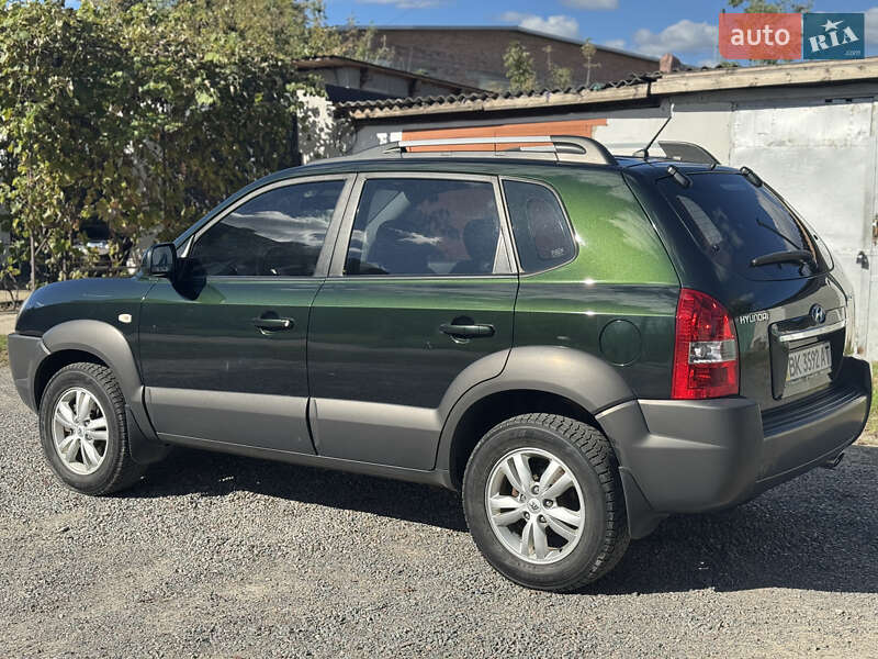 Позашляховик / Кросовер Hyundai Tucson 2008 в Сарнах
